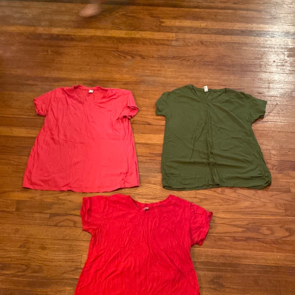 Lot of 3 maternity shirts